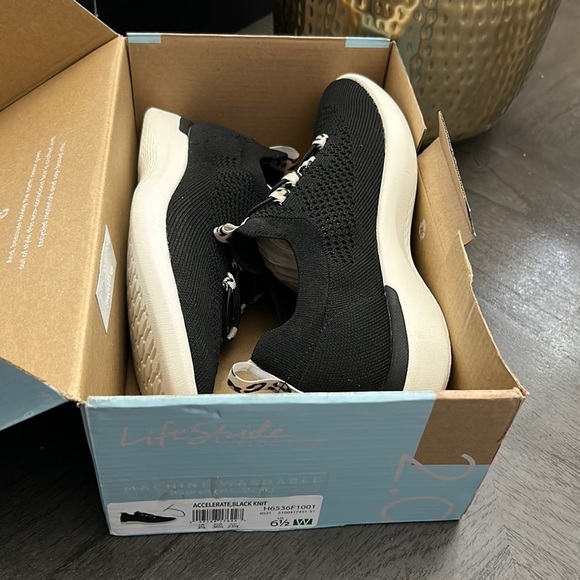 LIFESTRIDE Accelerate Slip-on Sneakers (Wide) - Picture 2 of 12